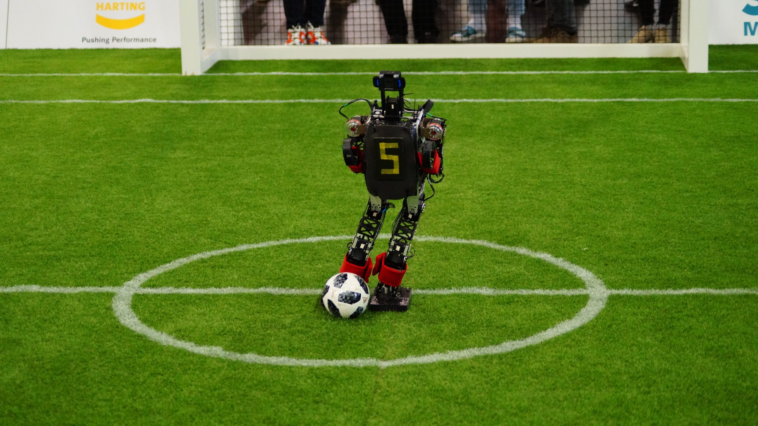 Die „Hamburg Bit-Bots“ gehören weltweit zu den besten Robo-Fußball-Teams.