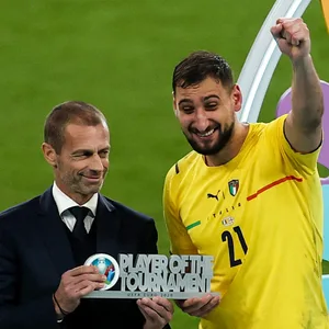 Alexander Ceferin und Gianluigi Donnarumma