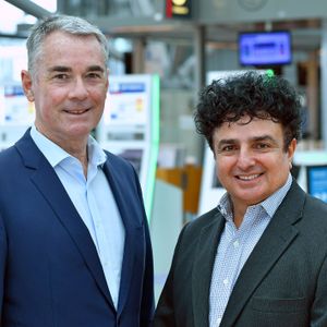 Die Gründer von „Tel Aviv Air“ am Hamburger Airport: Paul Scodellaro (li.) und Shlomo Almagor.