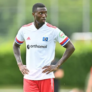 HSV-Profi Aaron Opoku