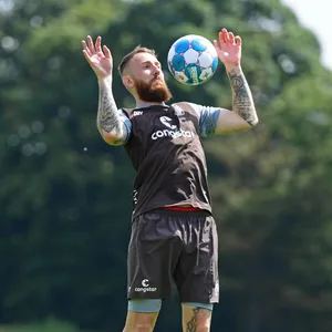 Marvin Knoll im St. Pauli-Mannschaftsrat