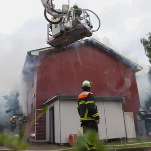 Feuer in Wohnunterkunft