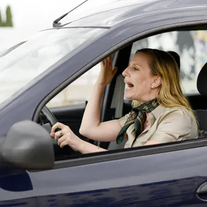 Die vielen Baustellen im Hamburger Süden schaffen Frust unter den Autofahrer:innen (Symbolbild)