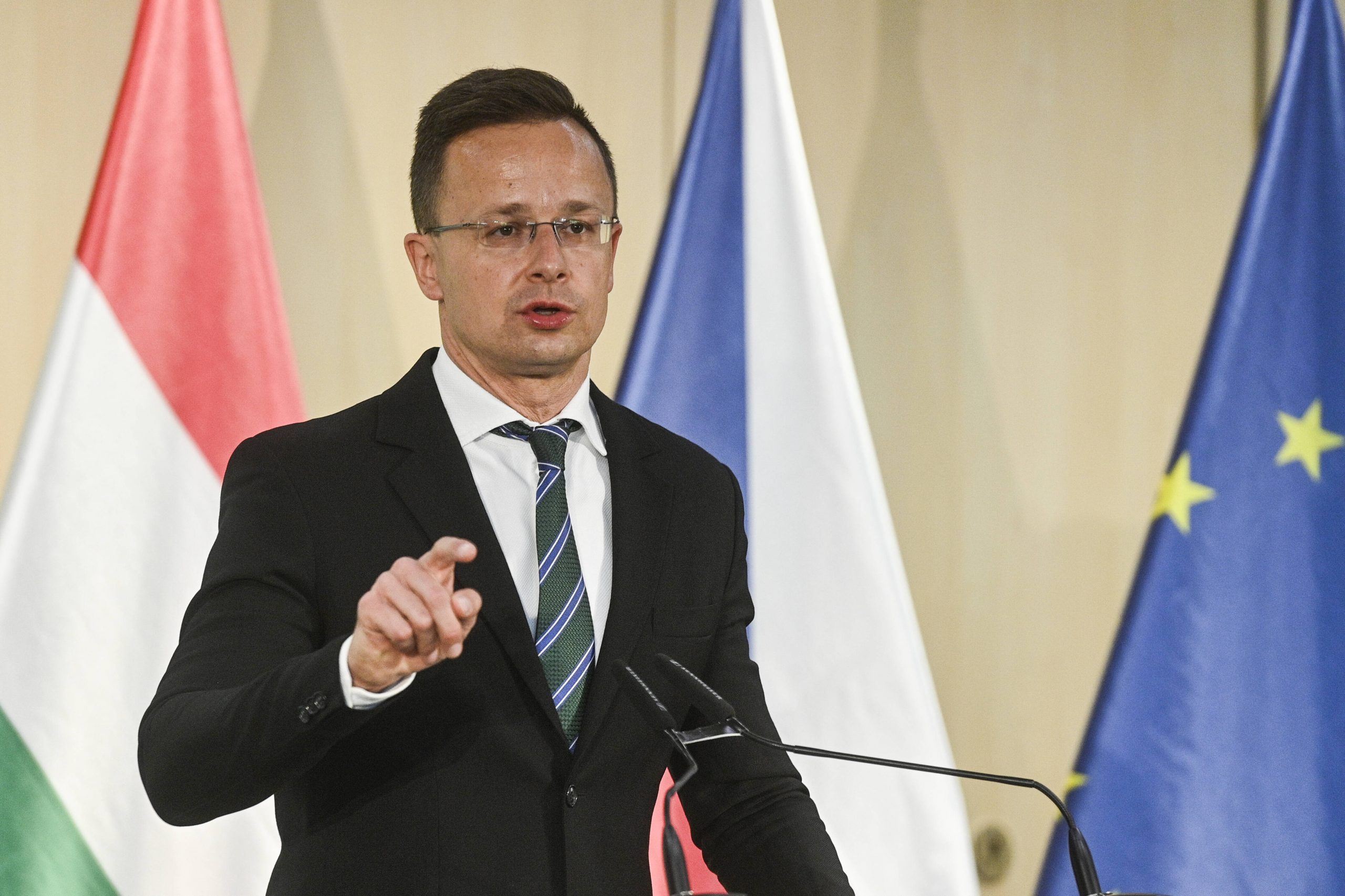 Ungarns Außenminister schießt gegen UEFA