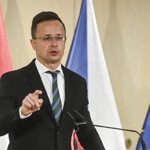 Ungarns Außenminister schießt gegen UEFA