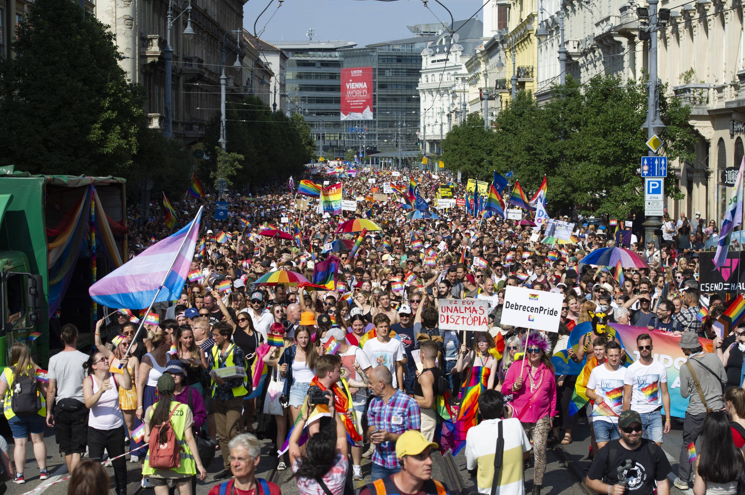 Der „Budapest Pride“-Marsch zog sich teils kilometerlang durch die ungarische Hauptstadt.