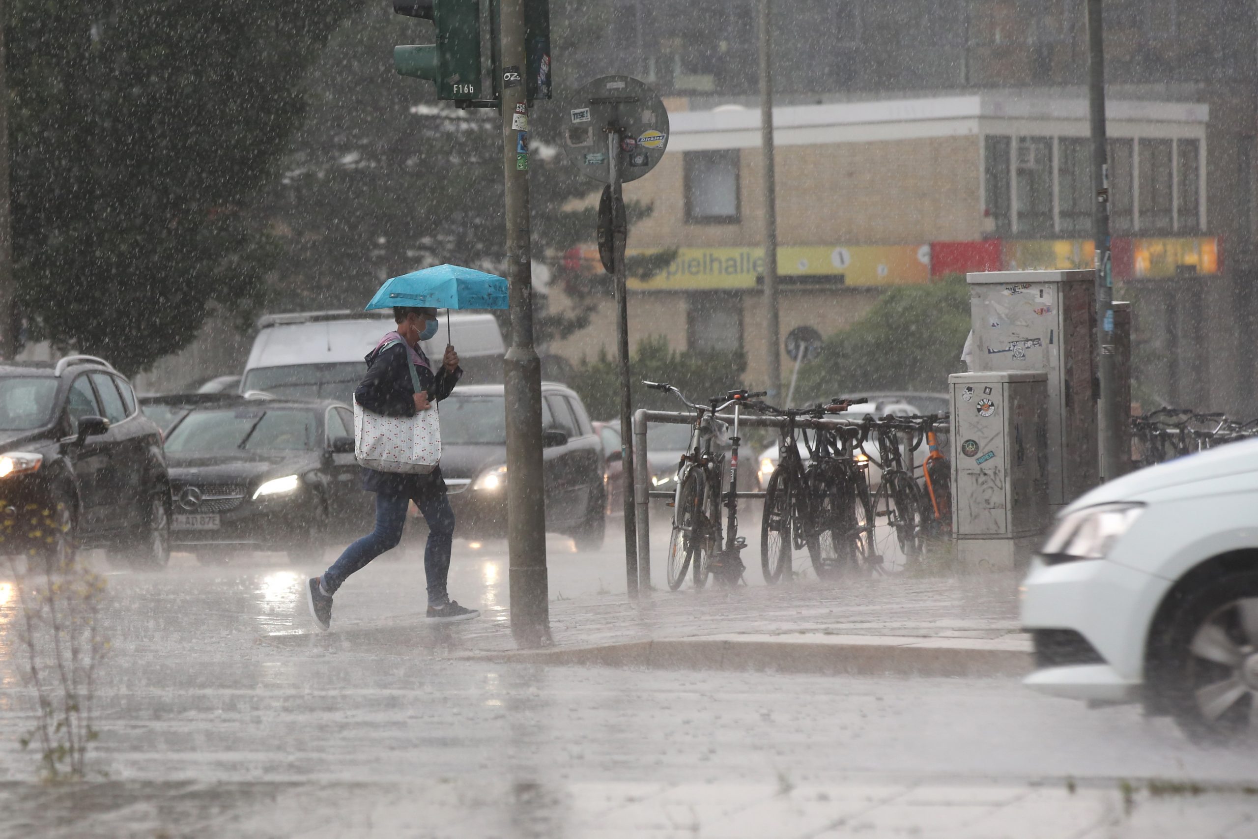 Fußgänger im Regen