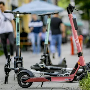 E-Scooter auf Bürgersteig