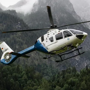 Ein Polizeihubschrauber in Bayern (Symbolbild)