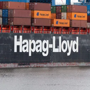 Frachter von Hapag Llloyd