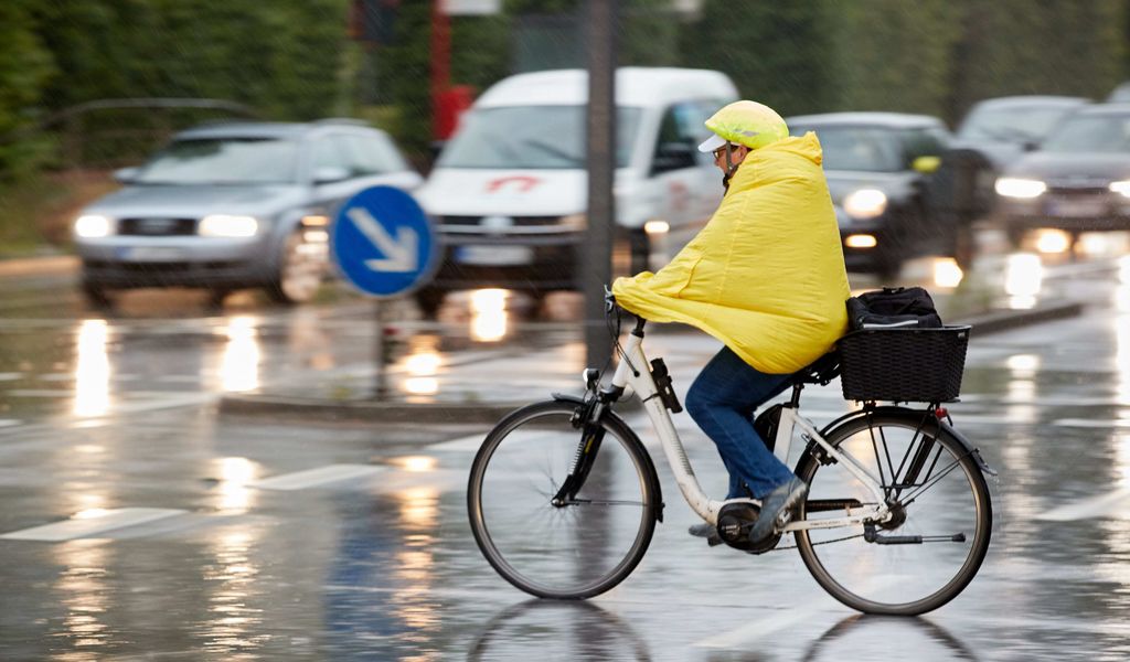 Radfahrer im Regen
