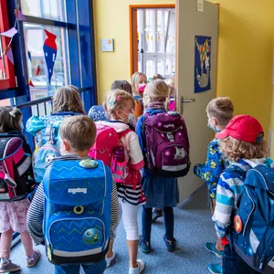 Schüler:innen in Mecklenburg-Vorpommern an ihrem ersten Schultag.