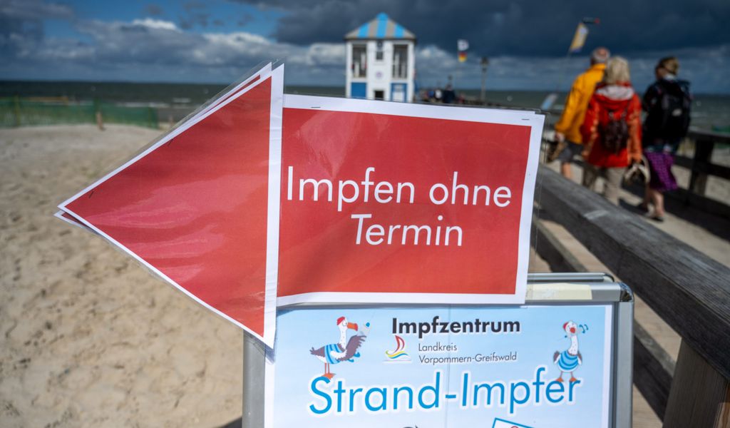 Impfwillige können sich im Landkreis Vorpommern-Greifswald am 2. und 3.8.2021 auch am Lubminer Strand impfen lassen.