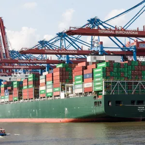 Hamburger Hafen Containerschiff