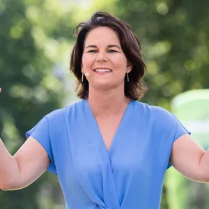 Für einen Wahlkampfauftritt besucht Kanzlerkandidatin Annalena Baerbock ihre alte Heimat.