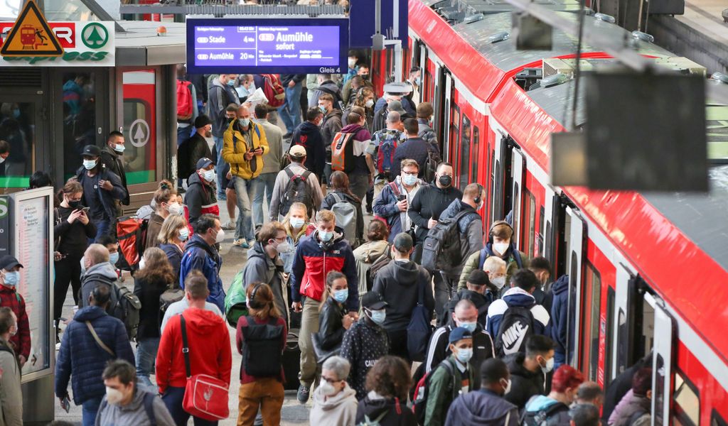 Nach einem zweitägigen Streik fahren die Bahnen in Hamburg wieder weitestgehend normal.