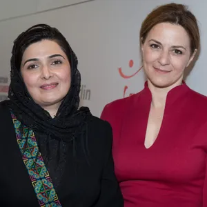 Suraya Pakzad mit Schauspielerin Martin Gedeck