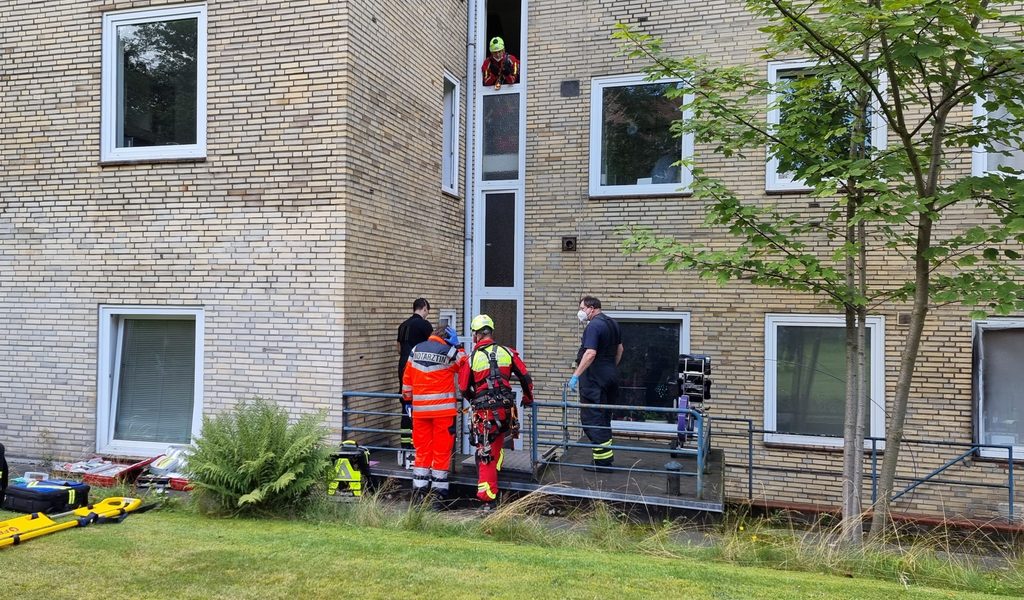 bei arbeiten in hamburg handwerker sturzt in schacht mopo