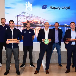 In der Bundesliga spielen Hamburgs Handballer mit Hapag-Lloyd auf der Brust.
