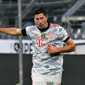 Dank Robert Lewandowski gewinnt Bayern München erneut den deutschen Supercup.