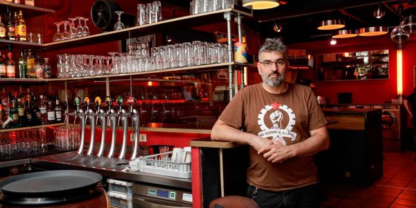 Stephan Fehrenbach in seiner Bar „Laundrette".