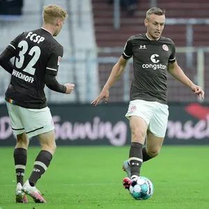 Jannes Wieckhoff (l.) und Sebastian Ohlsson sind für das Regensburg-Spiel wieder Optionen für die Startelf.