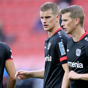 Fußballer Lars und Sven Bender