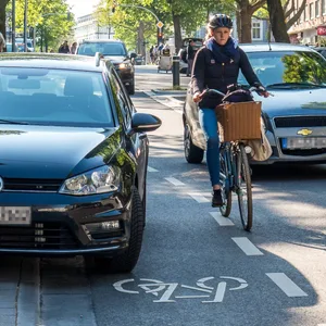 Hamburg Autos Fahrrad Straße