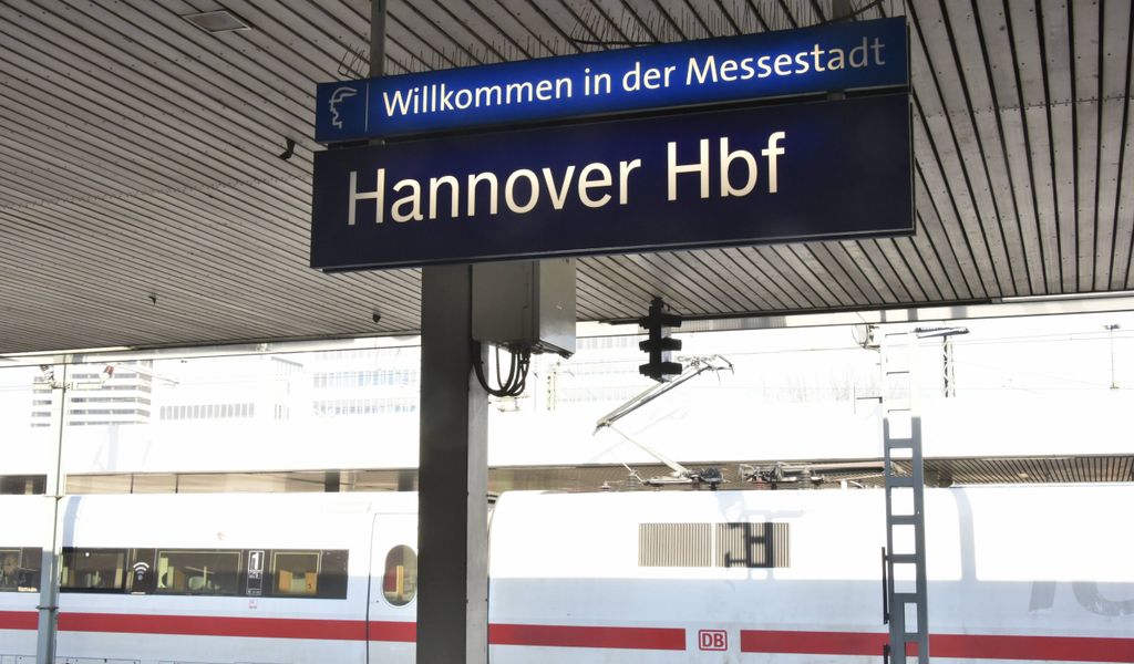 Bahnhof Hannover Polizei Symbol
