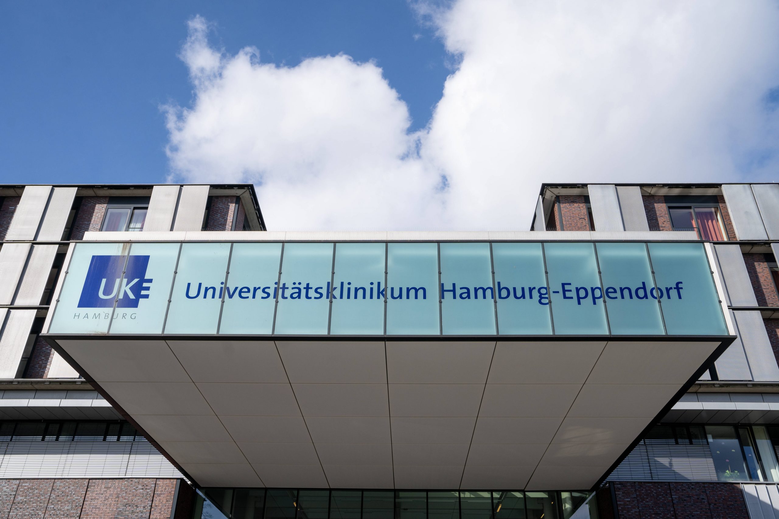 Intensivmediziner am Hamburger Universitätsklinikum Eppendorf (UKE) haben vor eine Zunahme der Zahl an Covid-19-Patienten gewarnt.