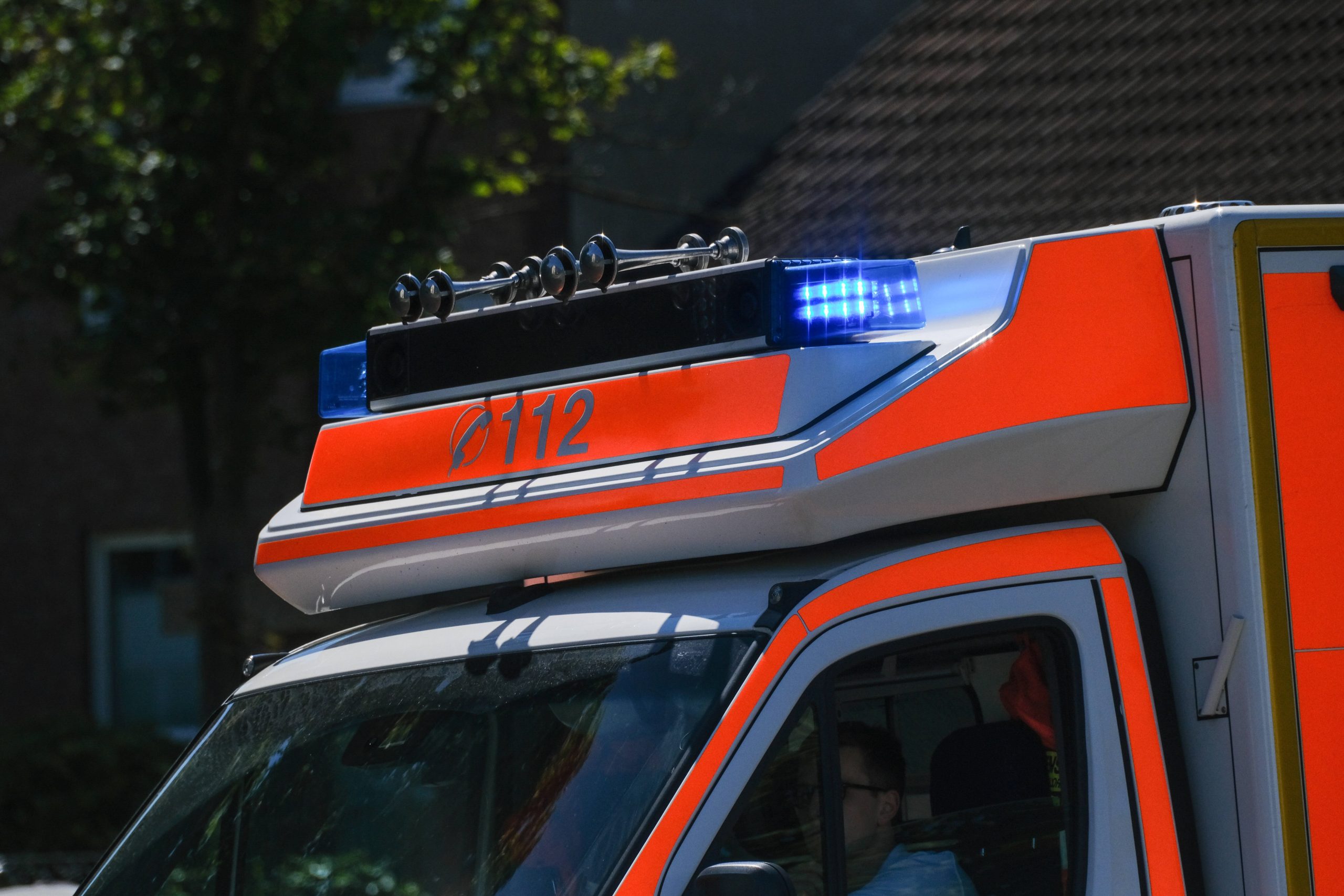 Die Rettungskräfte konnten nichts mehr tun: Ein 62-Jähriger war in Bad Sulza in ein Erdloch gefallen (Symbolbild).