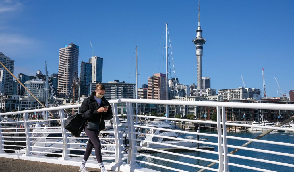 Masken tragen und wenn möglich zuhause bleiben: In Auckland gelten wieder strenge Regeln.