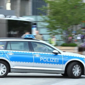 Ein Einsatzwagen der Polizei (Symbolbild)