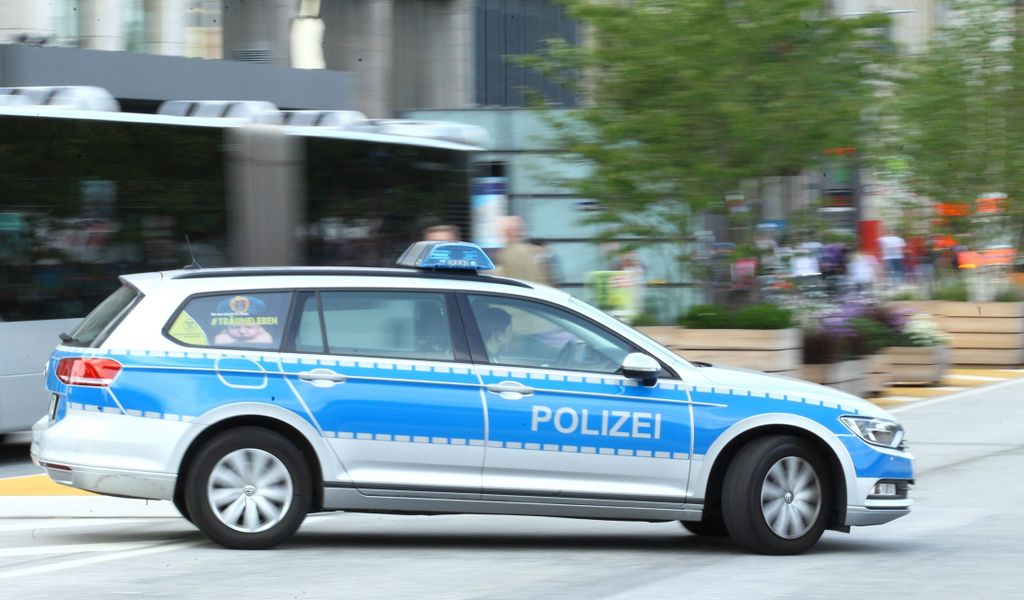 Ein Einsatzwagen der Polizei (Symbolbild)