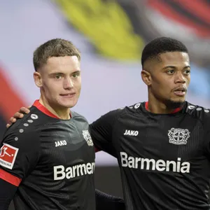 Florian Wirtz und Leon Bailey