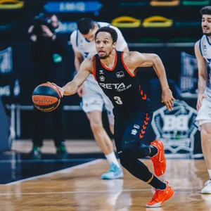 Jaylon Brown (m.) machte gegen die Bakken Bears ein gutes Spiel (Archivbild).