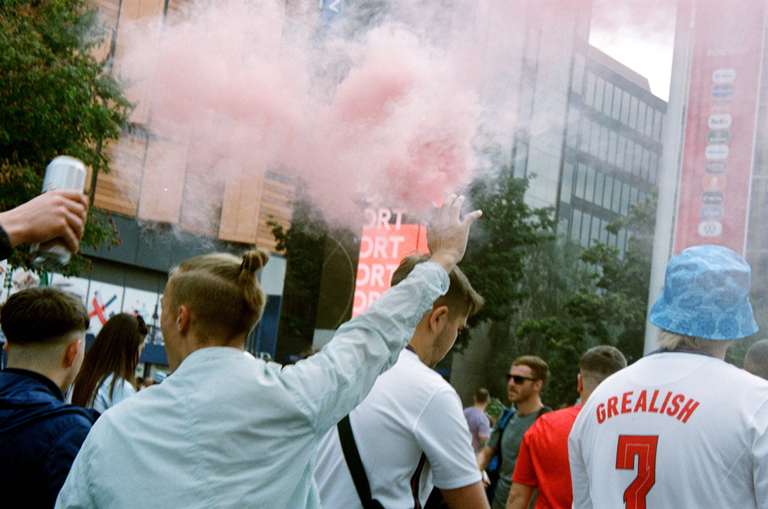 Englische Fans sorgten beim EM-Finale in London für unschöne Szenen (Symbolbild).