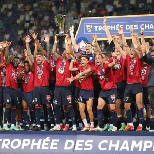 Französischer Meister OSC Lille gewann auch den Supercup gegen Paris Saint Germain