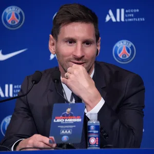 Lionel Messi bei seiner ersten PSG PK
