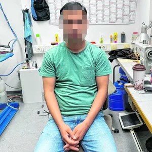 Amir Rahmani (Name geändert) aus Afghanistan lebt seit mittlerweile 20 Jahren in Hamburg und arbeitet als Schneider.