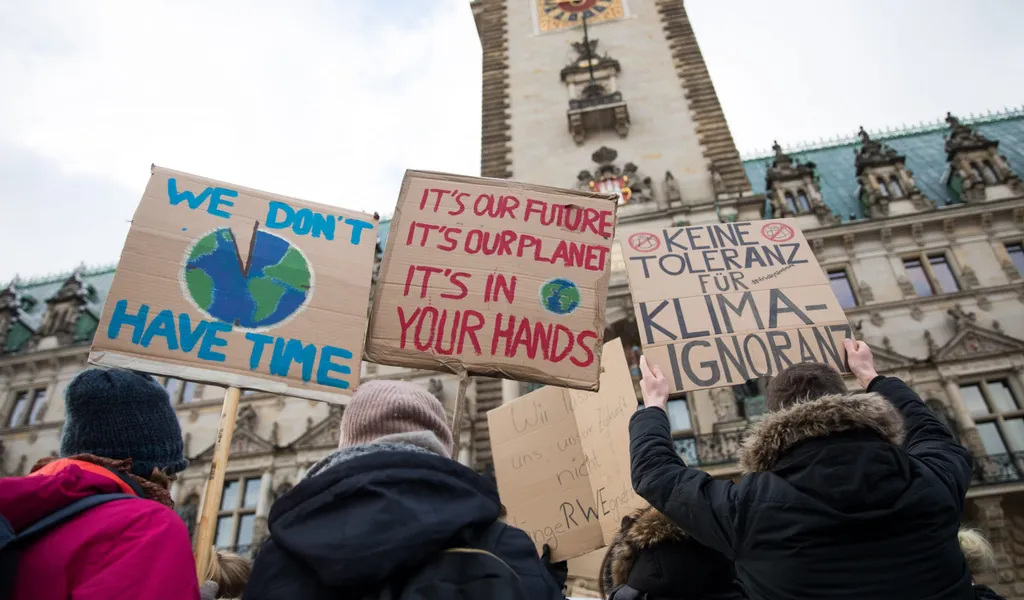Klimaprotest vor Hamburger Rataus