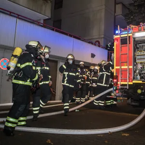 Feuerwehreinsatz in Wilhelmsburg – Bewohner melden Gasgeruch.
