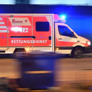 Krankenwagen im Einsatz (Symbolbild)