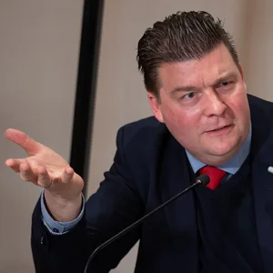 Hamburgs Finanzseantor Andreas Dressel (SPD) hält die Debatte rund um das Steuer-Portal in Baden-Württemberg für überzogen.