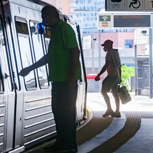 Für den Hamburg-Takt soll die Stadt eine 30 Millionen Euro Förderung vom Bund bekommen. (Symbolbild)