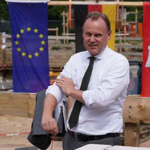 Andy Grote Senat