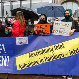 Demo für Aufnahme von Flüchtlingen.