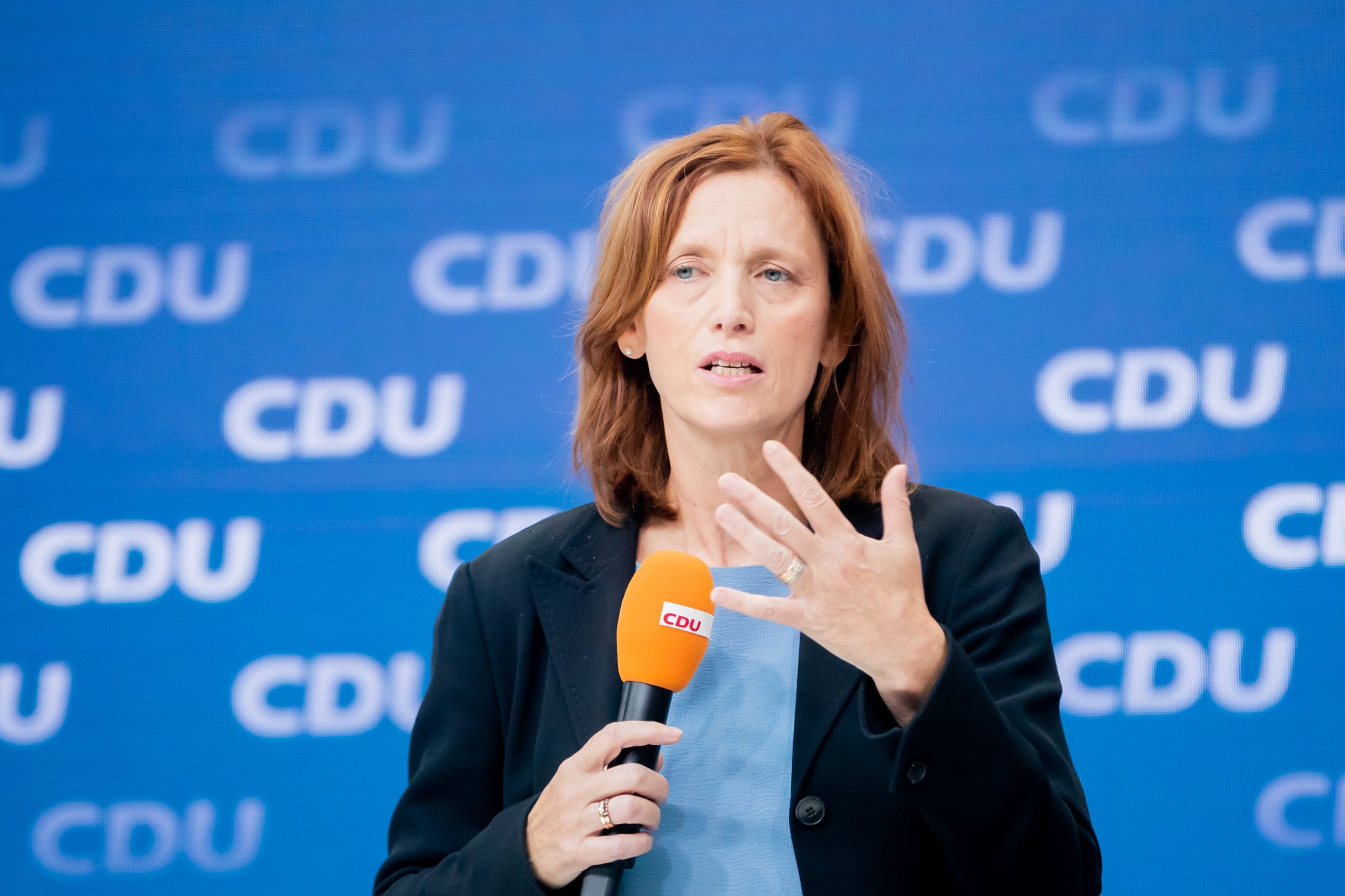 Schleswig-Holsteins Bildungsministerin Karin Prien hat Parteikollege Hans-Georg Maaßen öffentlich kritisiert.