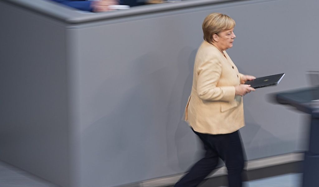Bundeskanzlerin Angela Merkel (CDU). Der Bundestag hat neue Corona-Regeln beschlossen. Es war vermutlich die letzte Plenarsitzung der Legislaturperiode.