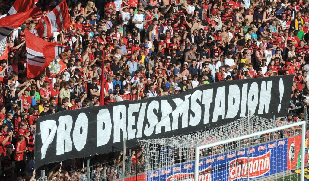 Abschied nach 67 Jahren: Das Heimspiel gegen den FC Augsburg wird die letzte Freiburger Partie im Dreisamstadion